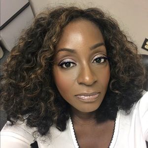 Meet your Posher, Annette